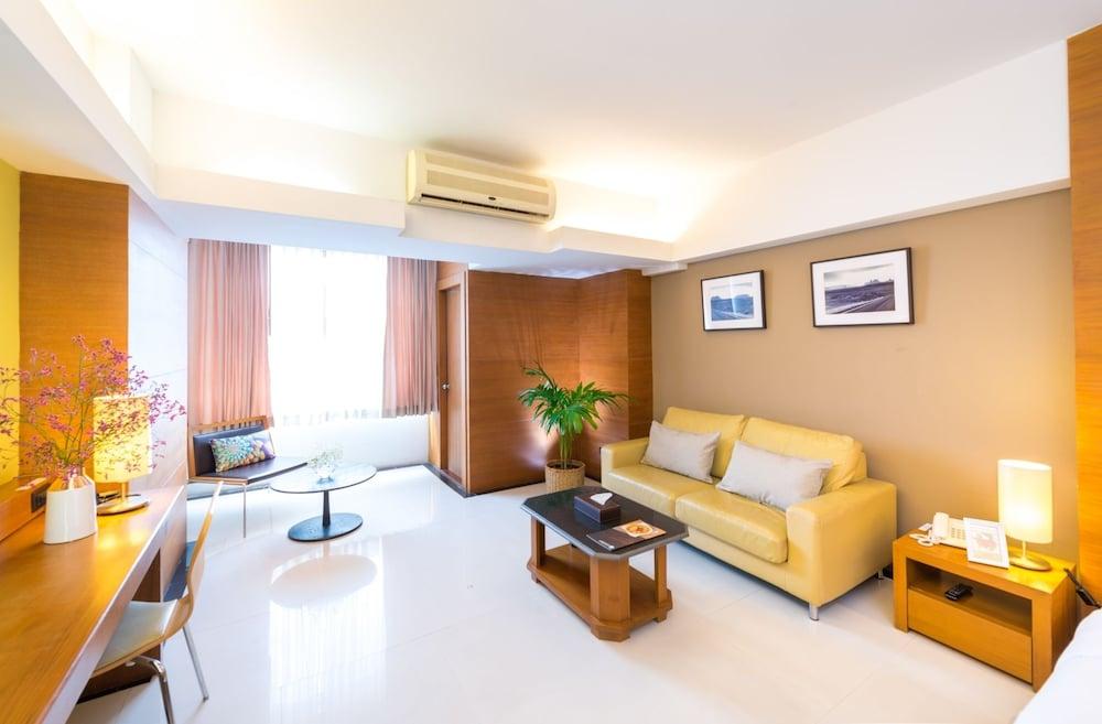 Laemtong Serviced Apartment Si Racha Exterior foto