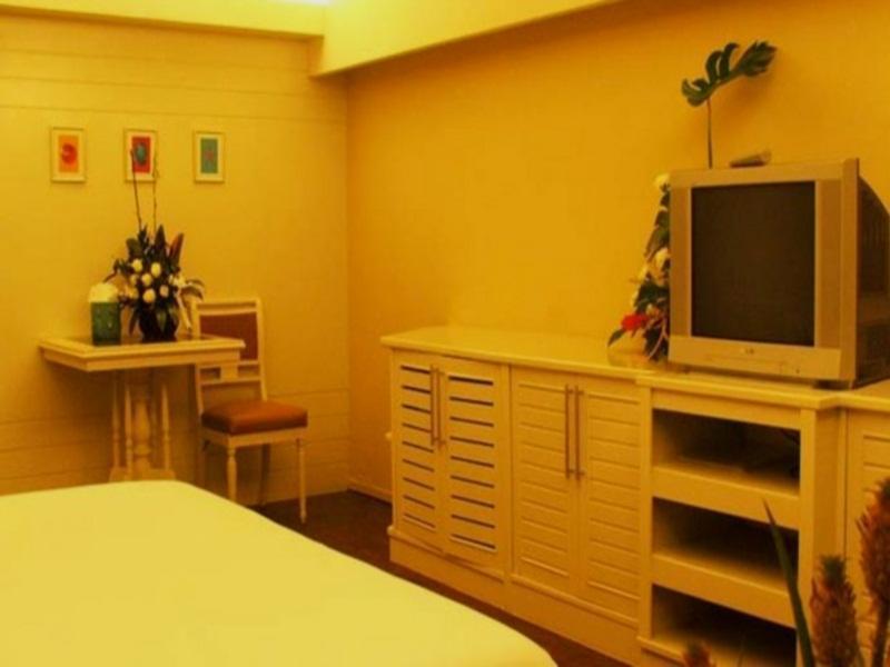 Laemtong Serviced Apartment Si Racha Exterior foto